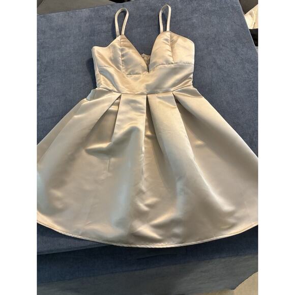 Pretty Little Thing Champagne Party Dress Size 6 - Picture 1 of 4